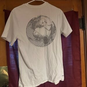 Boys Jordan white tshirt size medium